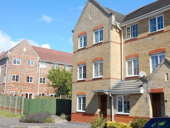 1 Trenchmead gardens