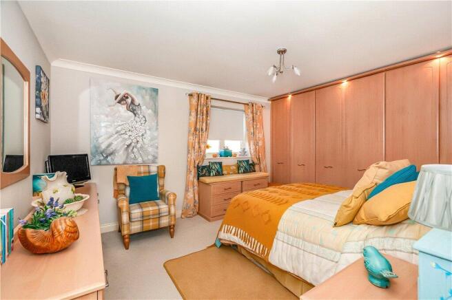4 bed Detached for sale Image 12