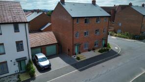 47, Kempster Way, Aylesbury HP22 3AL
