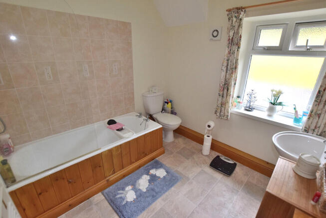 2 bed Cottage for sale Image 9