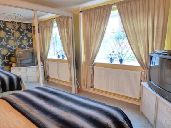 BEDROOM 3 (REAR)