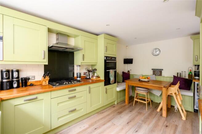 4 bed Detached for sale Image 7