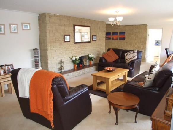 Lounge/dining Room 1