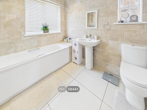 3 bed Semi-Detached to rent Image 12