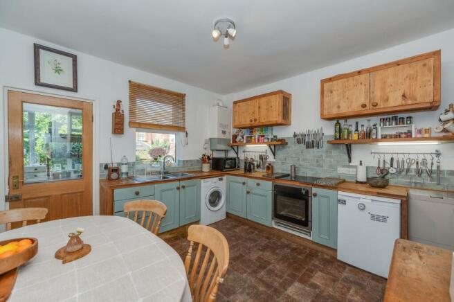 KITCHEN/DINER AND LOUNGE
