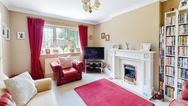 4 bed Detached for sale Image 10