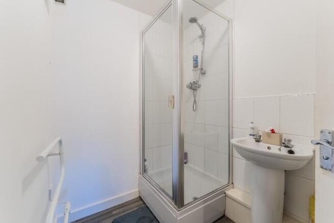2 bed Apartment for sale Image 12