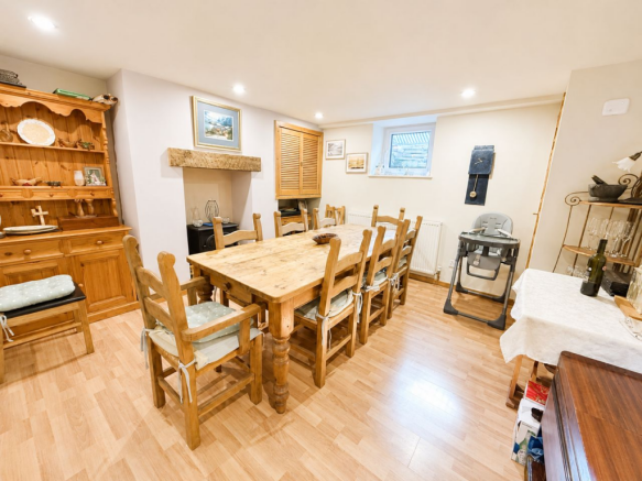 4 bed Terraced for sale Image 5