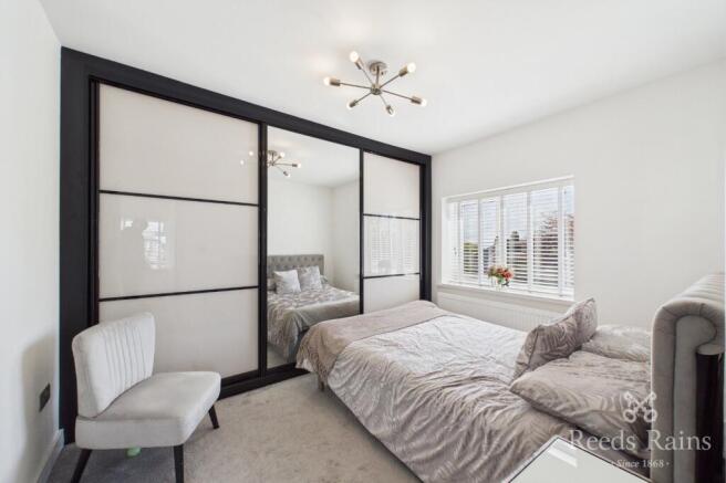 3 bed Semi-Detached for sale Image 6