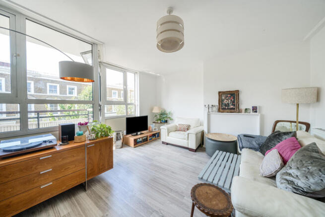 1325762-19-687a2d...