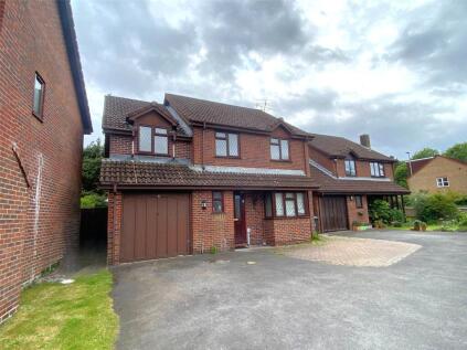 Sandbanks Drive, Basingstoke, Hampshire, RG22