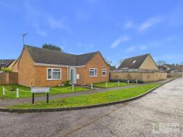 29, Oak Drive, Bury St. Edmunds IP28 8UA