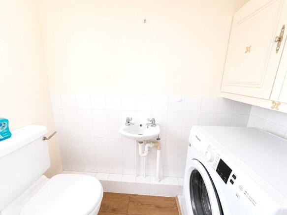 3 bed Semi-Detached for sale Image 7