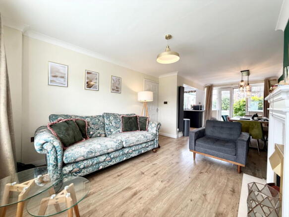 3 bed Semi-Detached for sale Image 6