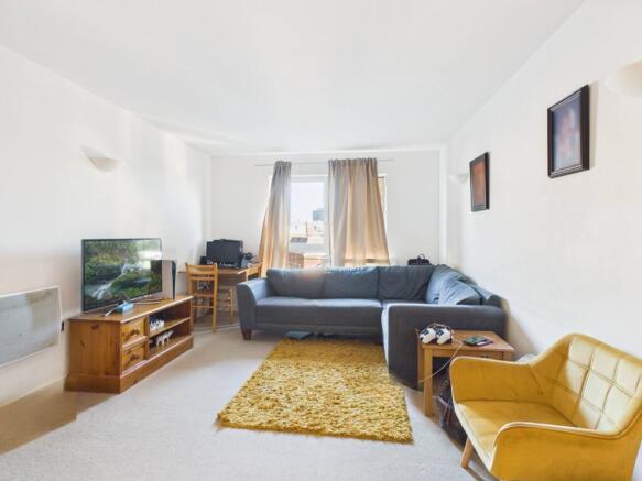 CAM04922G0-PR0117-STILL005