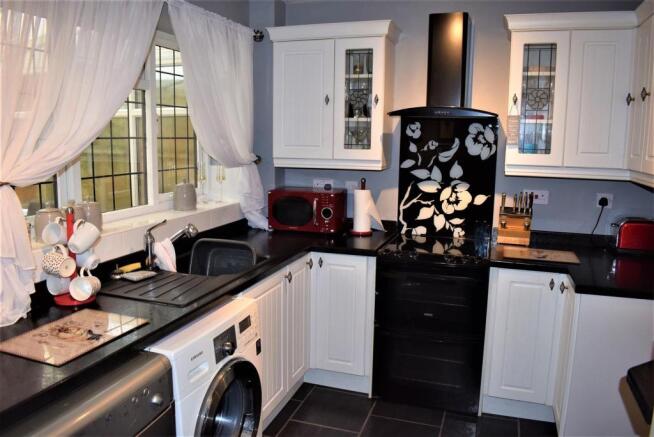 Kitchen4.JPG
