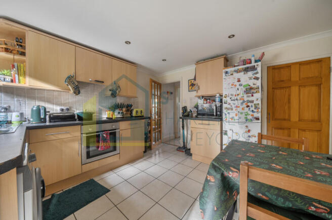 1395579-6-69736dafbc2e0