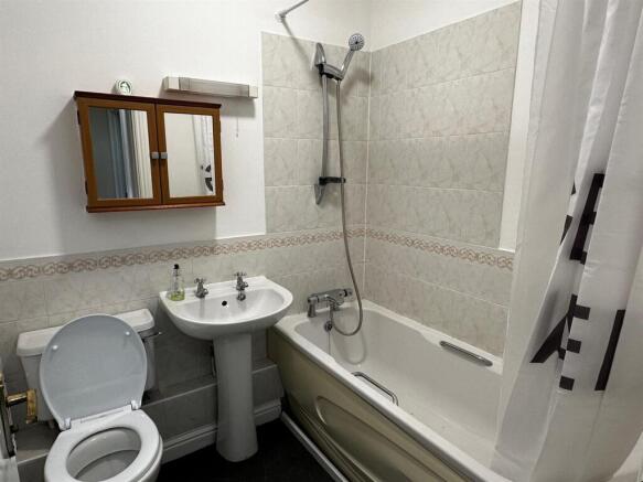 Bathroom.jpg