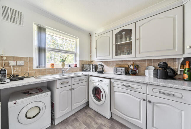 1336431-10-689b4b...