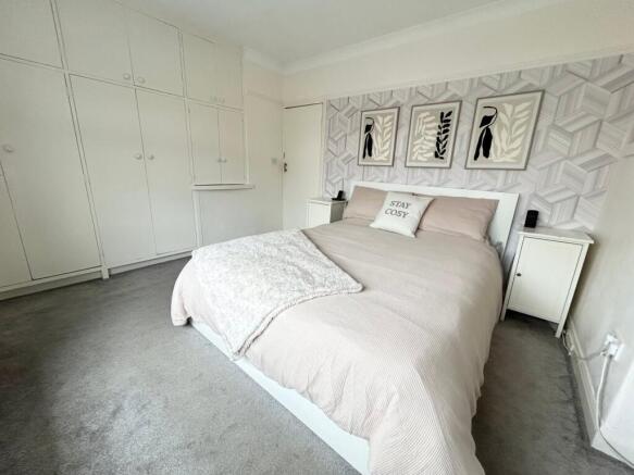 3 bed Semi-Detached for sale Image 9