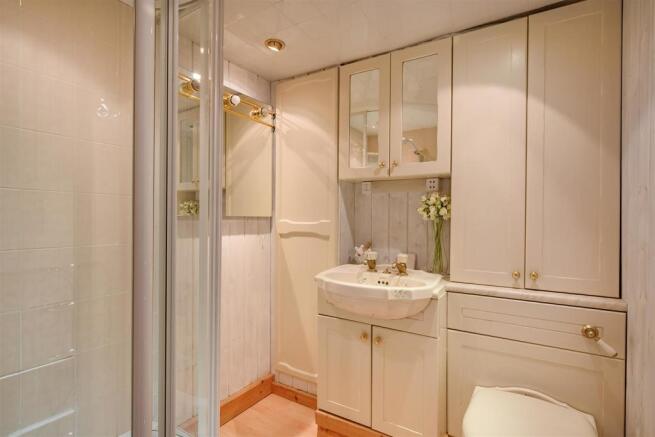 8481616-interior19.jpg