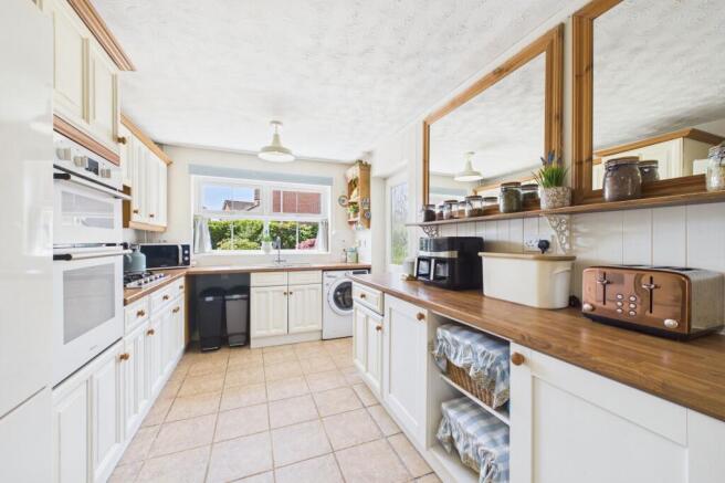 Kitchen / Breakfast Room