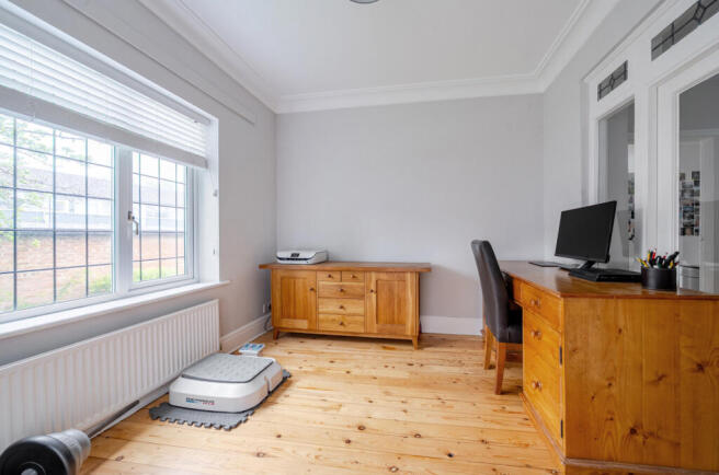 7 bed Detached for sale Image 9