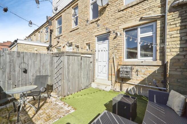3 bed Terraced for sale Image 11