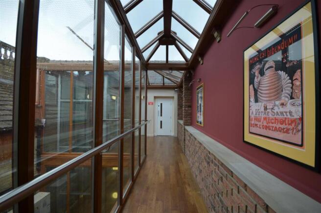 1 bed Apartment to rent Image 9