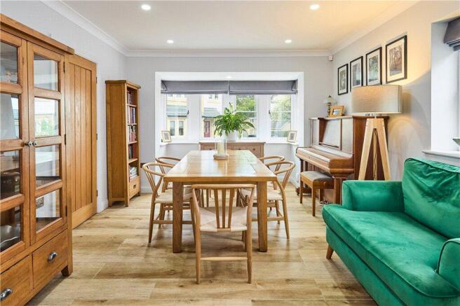 5 bed Detached for sale Image 6