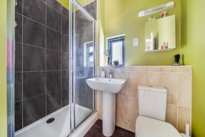 4 bed Detached for sale Image 12