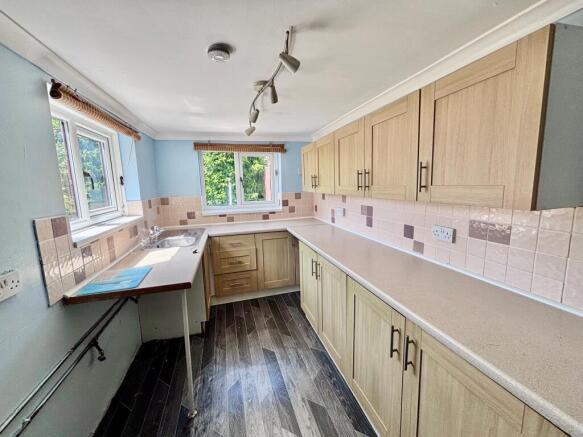 3 bed House to rent Image 5