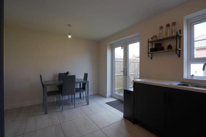 3 bed Semi-Detached for sale Image 4