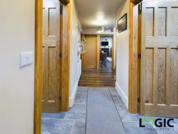 3 bed Semi-Detached to rent Image 6