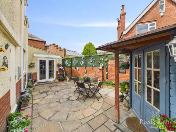 4 bed Detached for sale Image 6