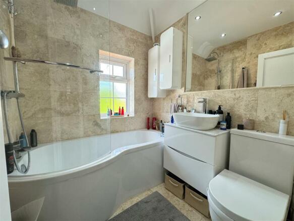 Bathroom.jpg