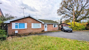 Redwood, Firgrove Road, Whitehill, Bordon GU35 9DY