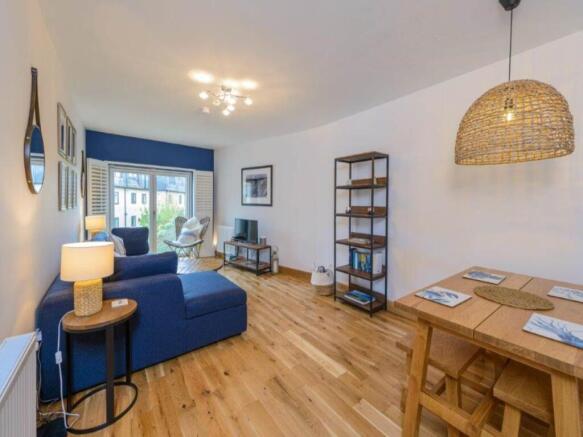 15 West Bay Apartmen