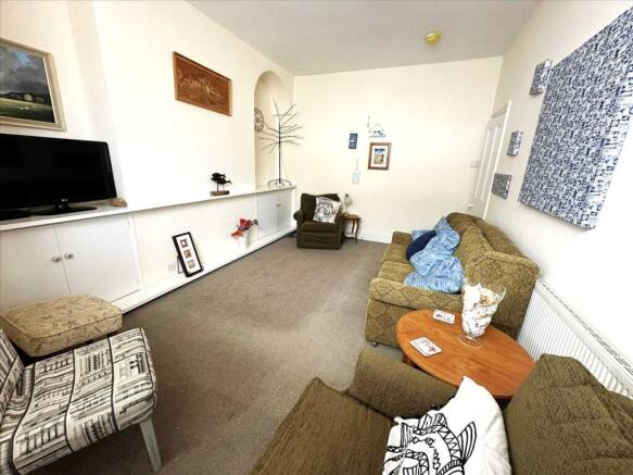 4 bed Flat for sale Image 7