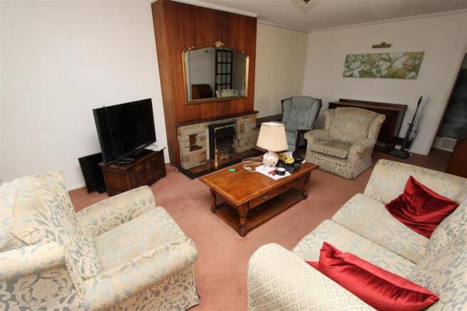 2 bed Semi-Detached Bungalow for sale Image 5