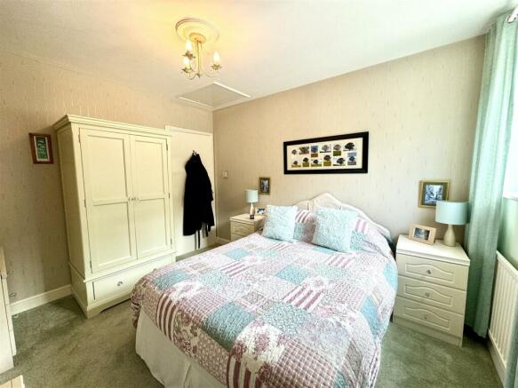 BEDROOM 2