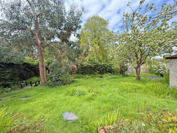 2 bed Detached Bungalow for sale Image 9