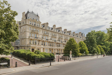 Cambridge Gate, London, NW1