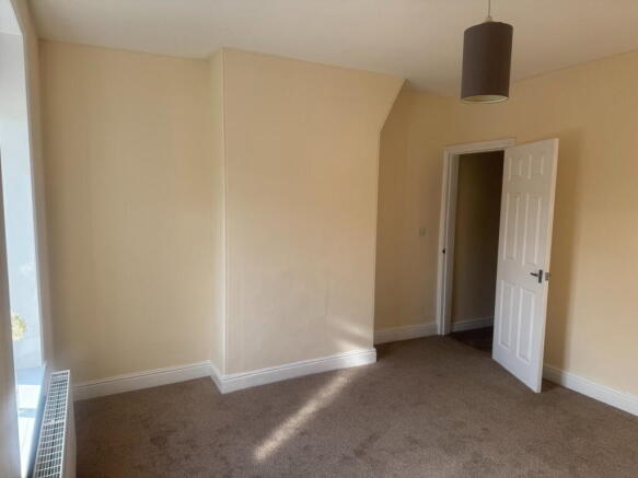 3 bed Terraced for sale Image 9