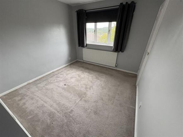 2 bed Town House to rent Image 4