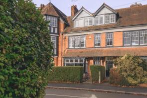 61, Knighton Drive, Leicester LE2 3HD