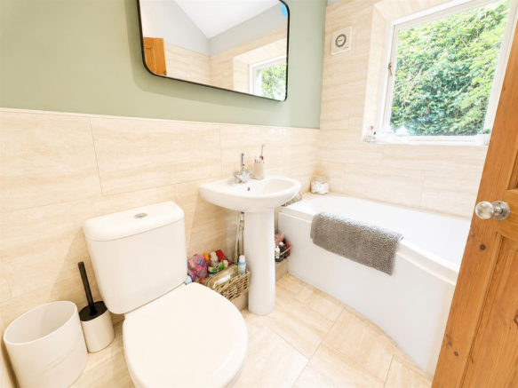 2 bed Terraced for sale Image 9