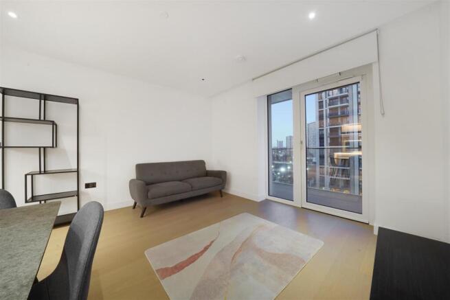 32 Belvedere Row Apartments, Fountain Park Way - W