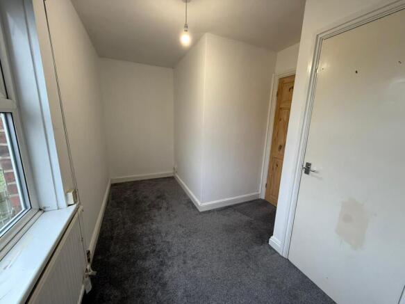 3 bed Terraced to rent Image 6
