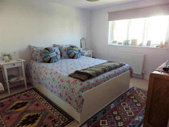 bed 1.jpg